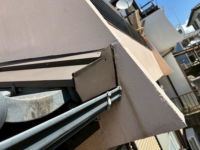 屋根の端部のカバー